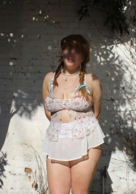 Hawthorn East escort Ginger Rosie