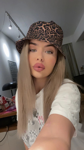 Kinky Girl Stephany